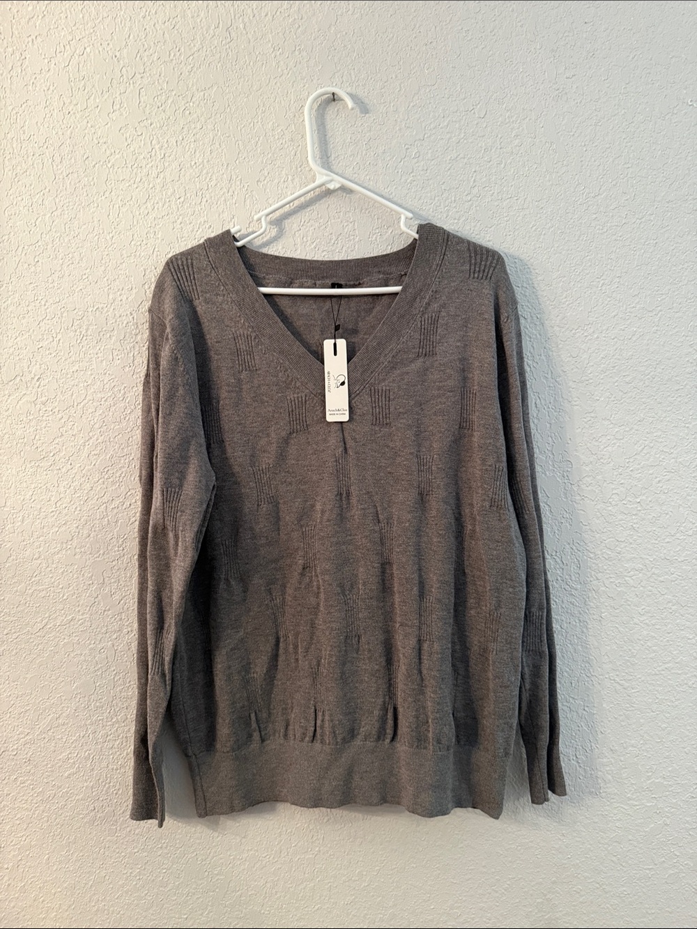 Classic V-Neck Sweater in Gray by